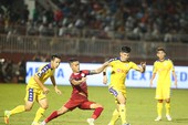 Ai muốn soán ngôi đội bóng của bầu Hiển? Ai muốn soán ngôi đội bóng của bầu Hiển?