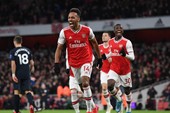 Arsenal rượt đuổi tỉ số trước Everton Arsenal rượt đuổi tỉ số trước Everton