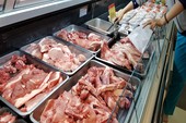 Giá heo hơi tiếp tục giảm nhưng thịt bán lẻ vẫn cao