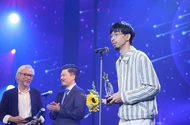 Đen Vâu giành cú đúp, Hòa Minzy là 'Nữ nghệ sĩ của năm' tại trao Giải Cống hiến