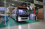 Ngạc nhiên với doanh số bán xe buýt đầu năm tăng mạnh 