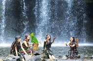 Tạm biệt một dòng sông