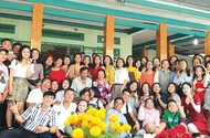 Dòng tộc 100 người họp mặt đầu năm