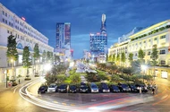 Hạnh phúc & đơn độc giữa phố