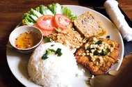 Ăn sáng Sài Gòn - ăn bằng cả niềm thương