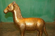 Bí ẩn giấc mơ ngựa vàng