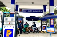 Hiểu đúng về quy định không tắt máy xe khi đổ xăng có thể bị phạt 25 triệu đồng
