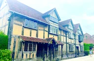 Gã khờ ở đầu đường nhà Shakespeare