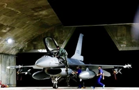 Chiến đấu cơ F-16V của Đài Loan chuẩn bị cất cánh. Ảnh: EPA