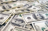 Giá USD chợ đen bất ngờ rớt mạnh