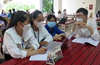 Sinh viên Trường ĐH Sư phạm TP.HCM trong giờ học tự do tại trường.