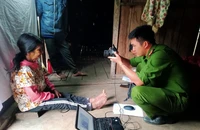 Công an mở ‘cao điểm 90 ngày đêm’ chuẩn bị cho bỏ sổ hộ khẩu giấy