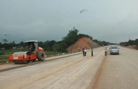 Bộ GTVT kiên quyết điều chuyển vốn các dự án chậm giải ngân