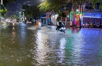Cần Thơ đường phố ngập trong cơn mưa cuối tuần