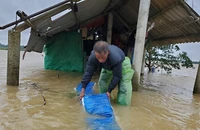 Mưa lớn vẫn tiếp diễn ở miền Trung, Biển Đông có thể đón bão sớm