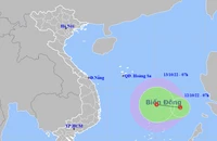 Áp thấp trên biển Đông đang mạnh lên thành áp thấp nhiệt đới, miền Trung lại mưa lớn