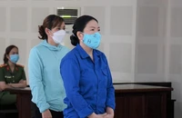 Tuồn 19 sổ đỏ của dân cho bạn mượn để giãn nợ