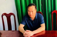 Khởi tố nguyên cán bộ địa chính nhận 'tiền bồi dưỡng' khi làm sổ đỏ cho dân