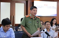 Thượng tá Lê Mạnh Hà, Phó Trưởng phòng Tham mưu Công an TP.HCM, trả lời tại buổi họp báo vào chiều 23-3. Ảnh: THANH TUYỀN