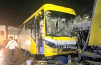 Hiện trường vụ tài xế xe Thành Bưởi vượt ẩu gây tai nạn. Ảnh: CTV