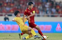 U-23 Thái Lan về nước, HLV Polking xin lỗi người hâm mộ