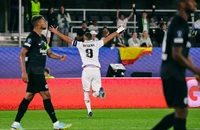 Benzema chỉ còn kém mỗi Ronaldo