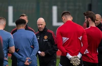 Ten Hag hóa giải hận thù ở Man United