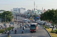 Có nên hạn chế xe khách vào trung tâm TP.HCM?