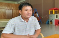 Người cha tìm con trai bị mẹ ruột khai tử dù cháu bé vẫn đang sống