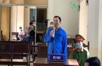 Người chi 20 tỉ để 'đẩy giám đốc Công an khỏi An Giang' khai gì tại tòa?