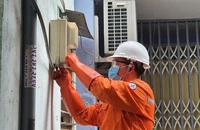 EVNHCMC: Sinh viên, người lao động cần được mua điện đúng giá