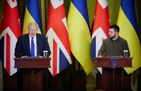 Thủ tướng Anh bất ngờ sang Kiev gặp ông Zelensky, nói không để Ukraine 'bị bắt nạt nữa'