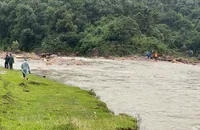 Quang Tri: Found the bodies of a couple missing in the flood