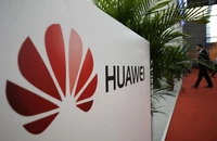 Nước Mỹ cần bao nhiêu tiền để thay thế hết các thiết bị của Huawei và ZTE?