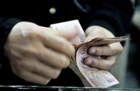 Mạo danh cán bộ ngân hàng lừa thu phí vay vốn