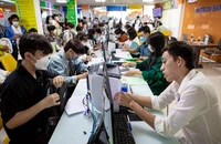 Thí sinh nườm nượp lên TP.HCM nhập học, một số trường ĐH đạt hơn 90%