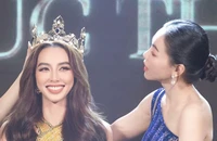 Hoa hậu Thùy Tiên bị gọi tên vào đường dây bán dâm, Sen Vàng mời luật sư làm việc