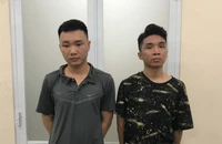Cướp giật bị nạn nhân đánh té ngã, rút bình xịt hơi cay tấn công