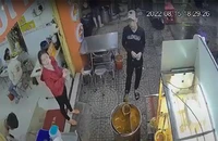 Trộm luôn xe đạp điện của chủ quán khi mua bánh canh
