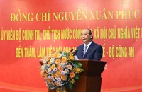 Chủ tịch nước Nguyễn Xuân Phúc thăm, làm việc tại Cục An ninh kinh tế của Bộ Công an