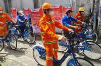 Quận đầu tiên ở TP.HCM thu tiền rác bằng hình thức trực tuyến