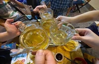 Nam giới đỏ mặt khi uống rượu bia liệu có nguy hiểm không?