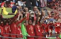 Chelsea lại ôm hận trong loạt pen, Liverpool vô địch FA Cup