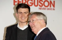 Sir Alex Ferguson gửi tin nhắn video cho Harry Maguire