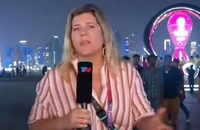 Nữ phóng viên bị trộm khi đang trực tiếp World Cup