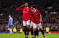MU thăng hoa, Arsenal sẩy chân