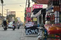 Cửa hàng xăng dầu tiếp tục phân luồng, hạn chế khách đổ xăng