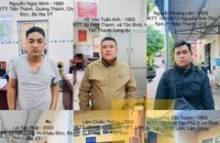 Nhóm xưng 'hiệp sĩ đường phố' vòi tiền người vi phạm bị công an tạm giữ