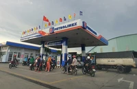 Cà Mau: Nhiều cây xăng hạn chế bán dầu