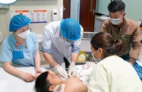 Bé trai 7 tuổi thủng ruột vì bị chó cắn